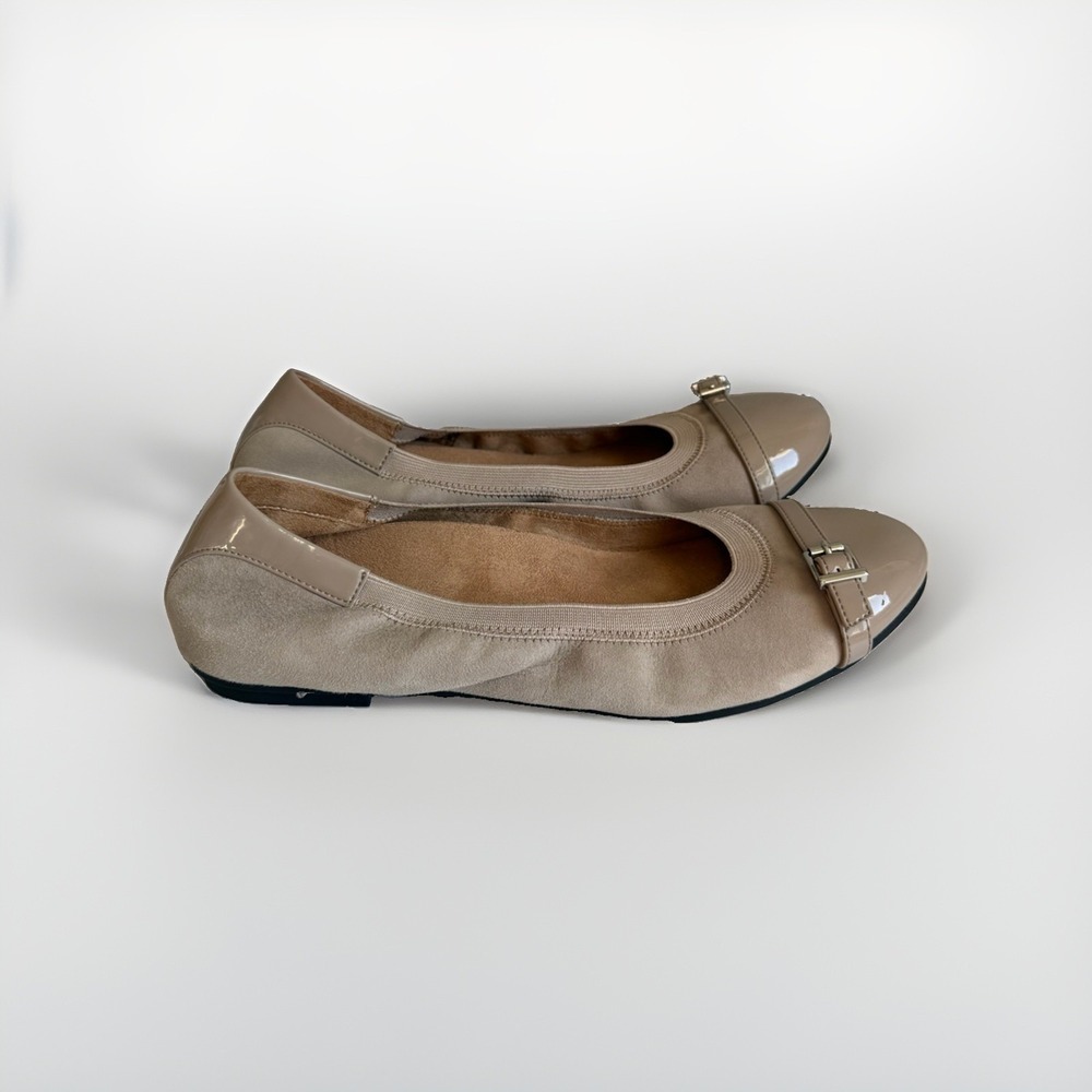Vionic Neva Women's US 9 Taupe Suede Patent Cap Toe Buckle Ballet Flats - Picture 3 of 11
